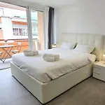Luxurious 1,5 Apartment With Parking Near Center